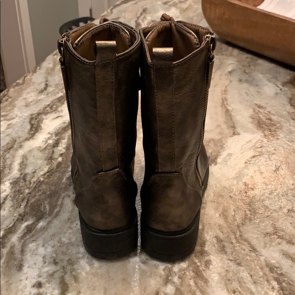 Boots - Picture 3 of 3